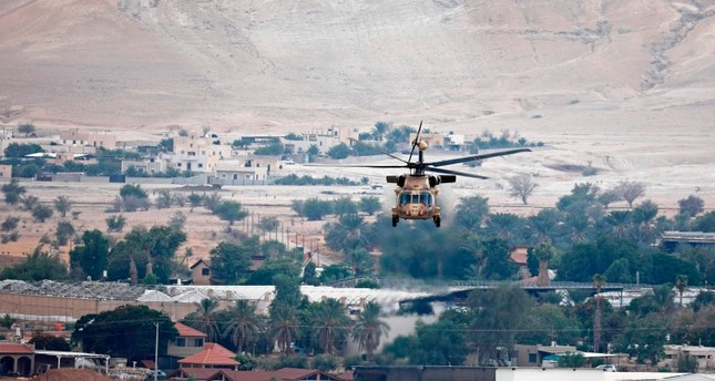 المروحية التي أقلت رئيس الوزراء الإسرائلي بنيامين نتنياهو في منطقة الأغوار الفرنسية