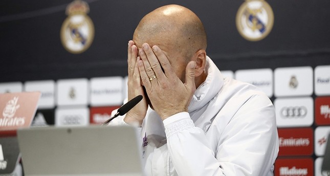 بعد هزيمتين متتاليتين.. زيدان يعترف بأن ريال مدريد يمر بـفترة صعبة