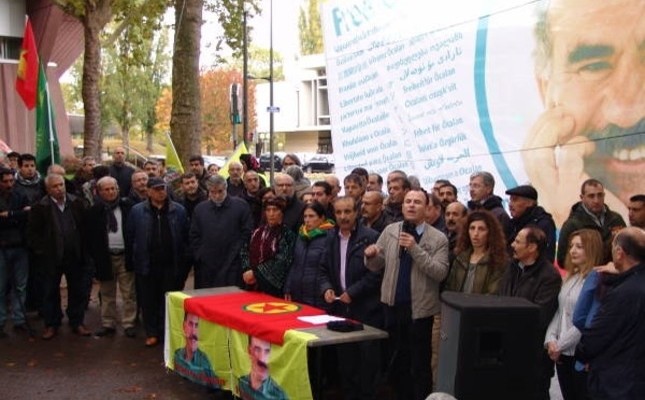 Gesuchte Ex-HDP-Abgeordnete bei Sitzblockade von PKK-Unterstützern vor Europarat