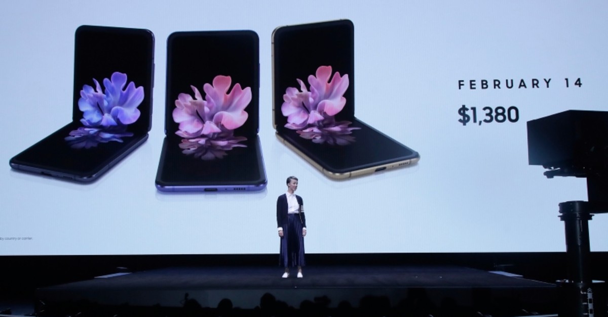 Samsung Unveils Galaxy Z Flip Folding Smartphone Daily Sabah Samsung Unveils Galaxy Z Flip Folding Smartphone Daily Sabah