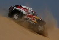 JCW X-Raid Team's Carlos Sainz and Lucas Cruz during stage 10, Shubaytah, Saudi Arabia, Jan. 15, 2020. (REUTERS Photo) 