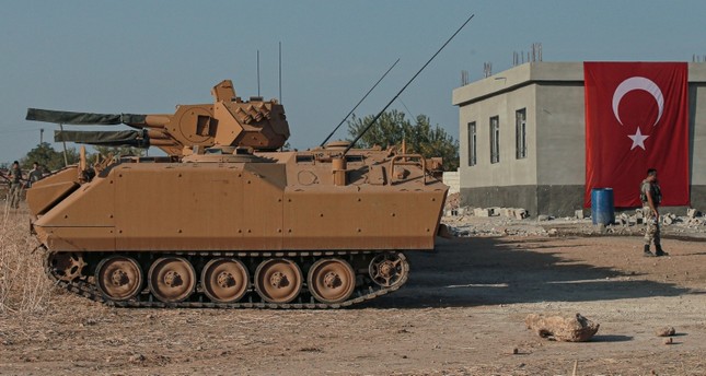 آليات عسكرية تركية على الحدود السورية AP