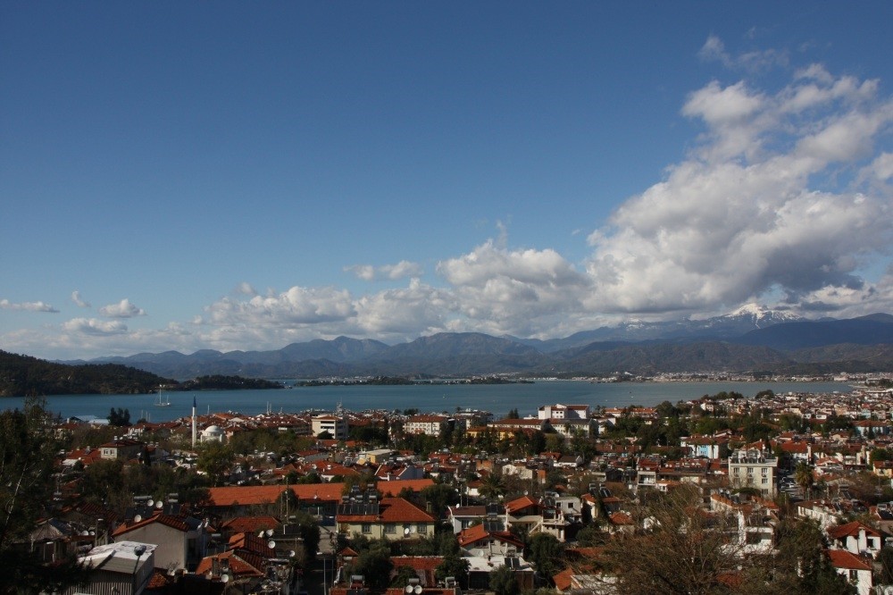 Fethiye is home to an expat community consisting of 7,600 foreigners.