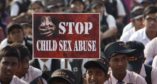 هندية في العاشرة تضع مولودا بعد اغتصابها ورفض القضاء دعوى لإجهاضها