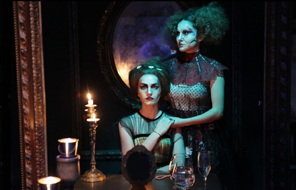 The stage, music and lighting upstage the performances of the actors who function more or less as automata that deliver Tanpu0131naru2019s aphorismic lines. The audience should not expect u201cnaturalisticu201d performances is supported by the fact that the actorsu2019 