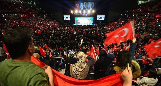 آلاف الأتراك في ألمانيا يجتمعون لدعم التحول إلى النظام الرئاسي في تركيا