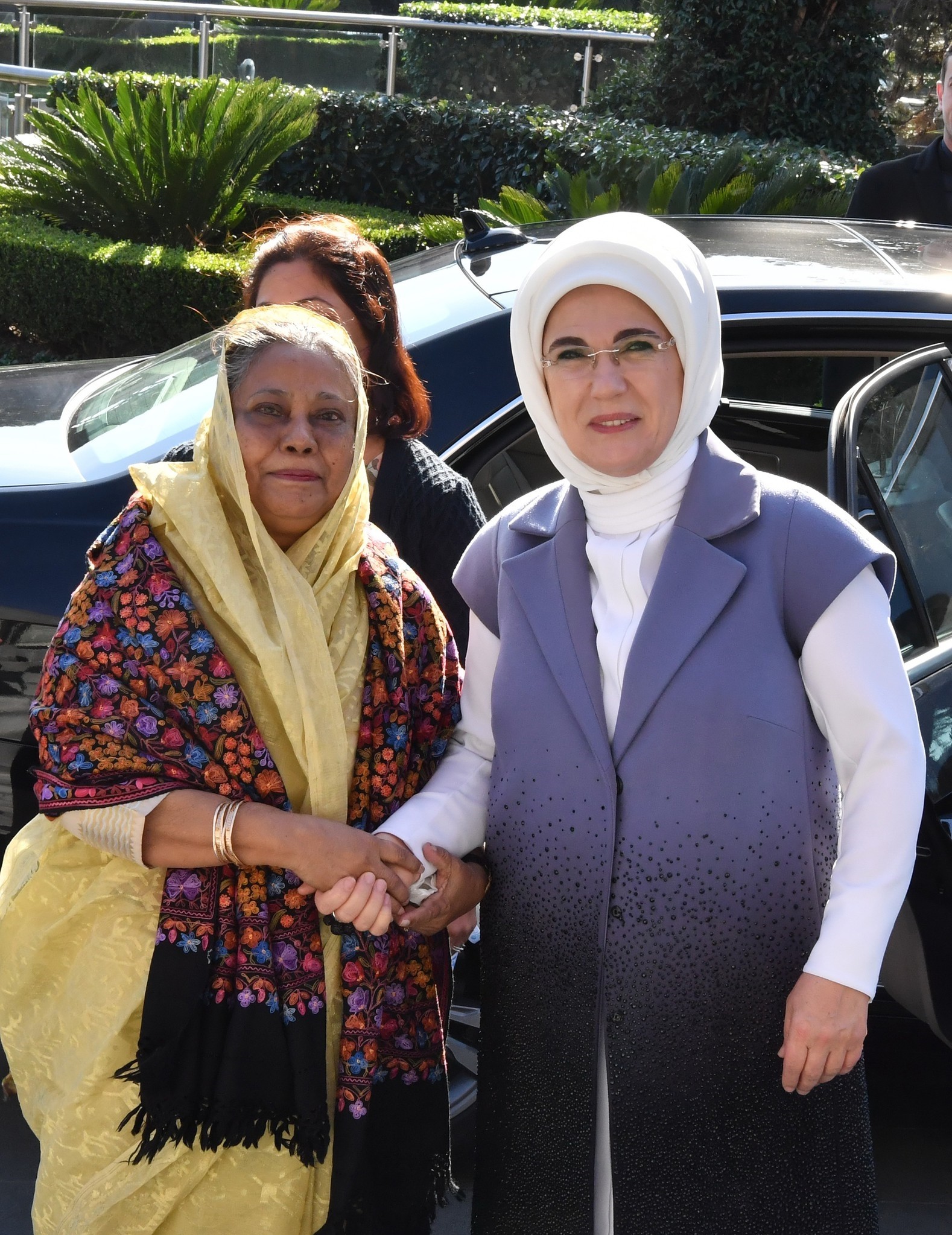 First lady hosts luncheon for wives of OIC leaders in Istanbul