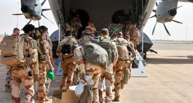 خروج آخر الجنود الفرنسيين من النيجر. 28/12/2023 الفرنسية