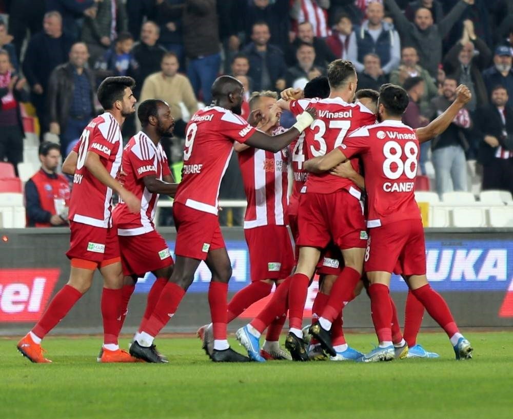 Sivasspor'u zirveye Türk oyuncular taşıdı!