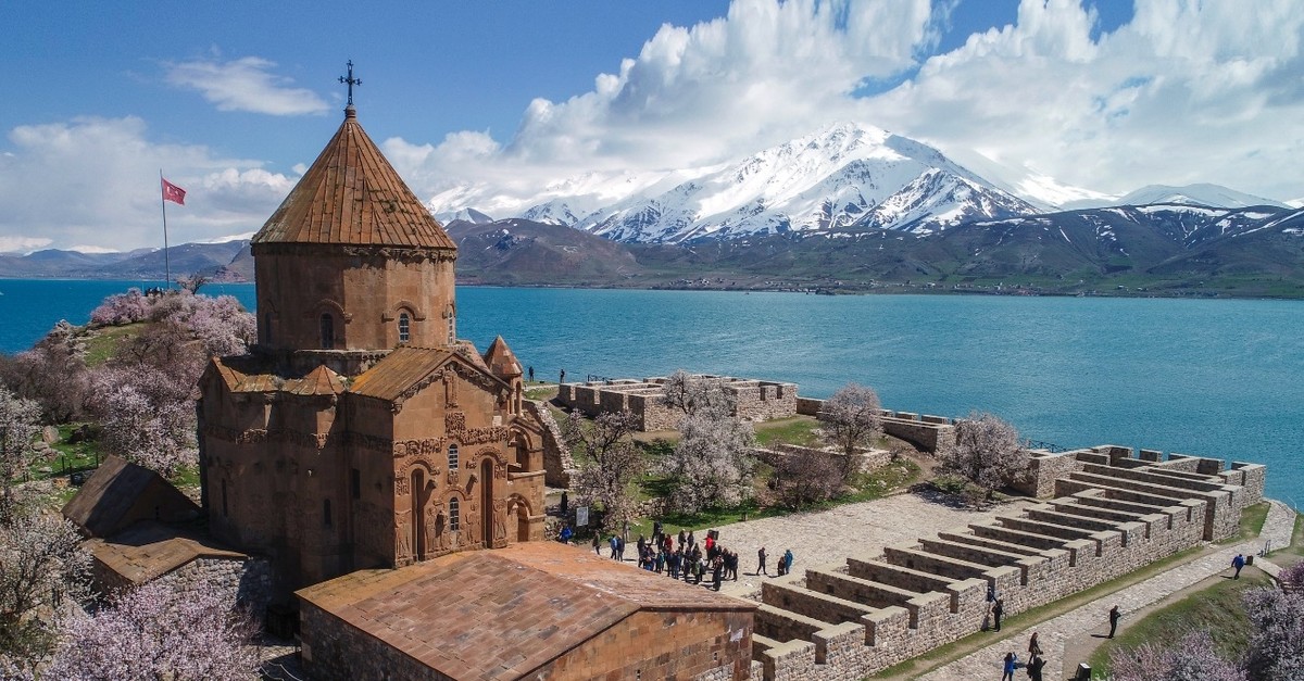 Ancient Akdamar Church on Lake Van worth a trip to eastern Anatolia | Daily Sabah