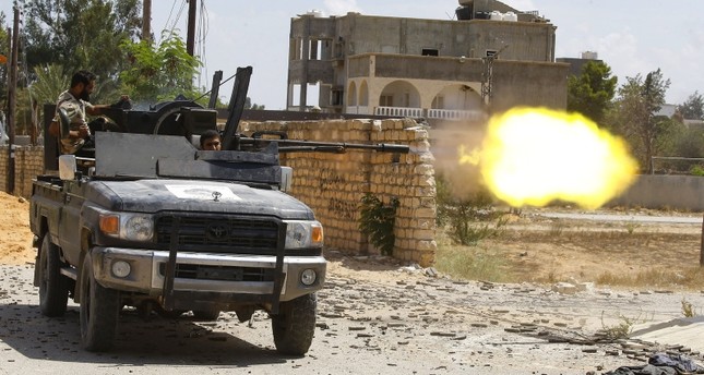 قوات الوفاق تتهم طيراناً إماراتياً بقصف سيارة إسعاف جنوب طرابلس