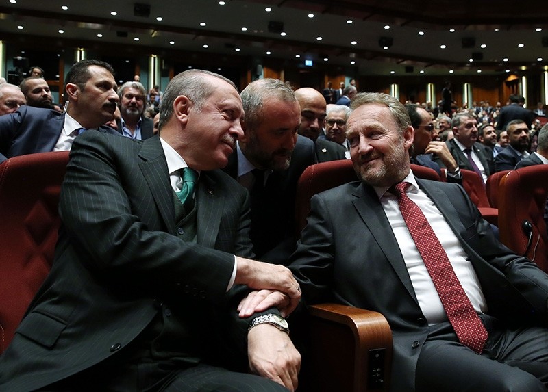 Bosnian president Bakir Izetbegovic (R) with President Erdou011fan in Ankara on October 23, 2017 (Sabah File Photo)