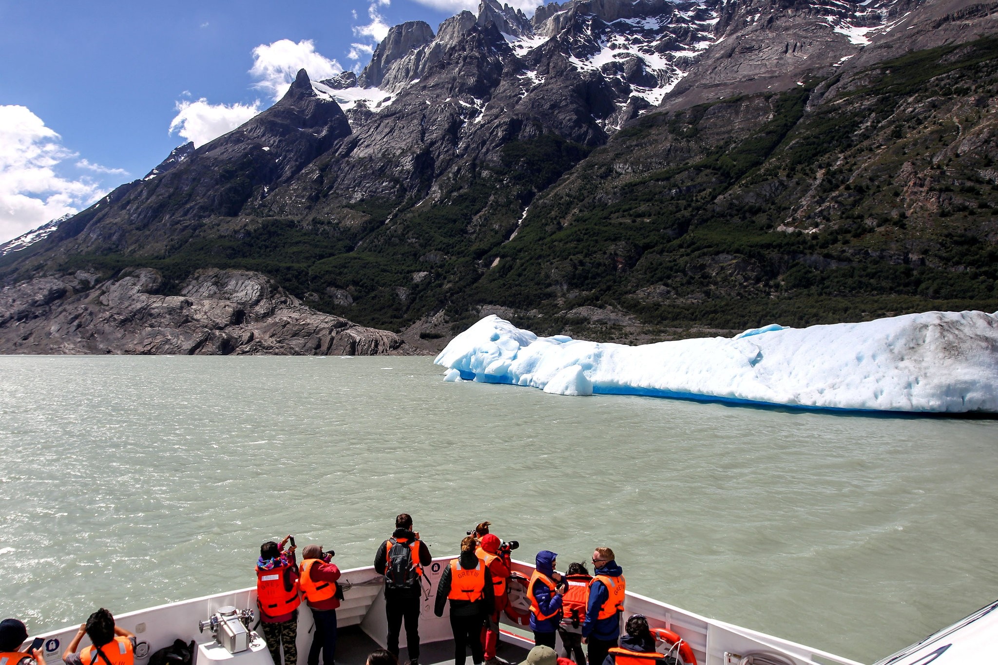 A block of ice broken off from Grey glacier floats at the Torres del Paine National Park in Chile, Nov. 29, 2017 (Reuters Photo)