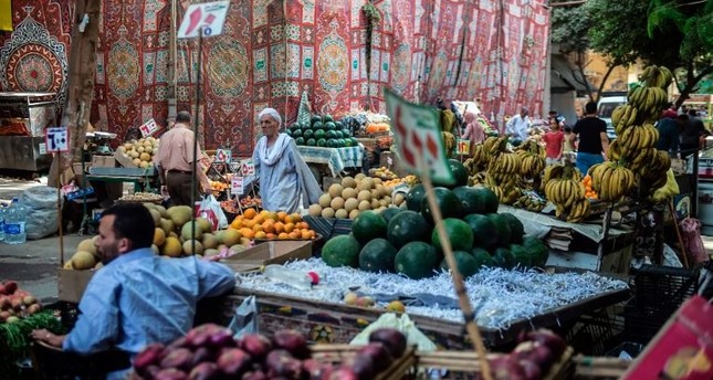 سوق شعبي  للخضار والفواكه في مصر صورة: Getty Images