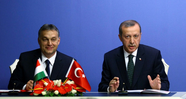 أردوغان يجري اتصالاً هاتفياً مع رئيس الوزراء المجري