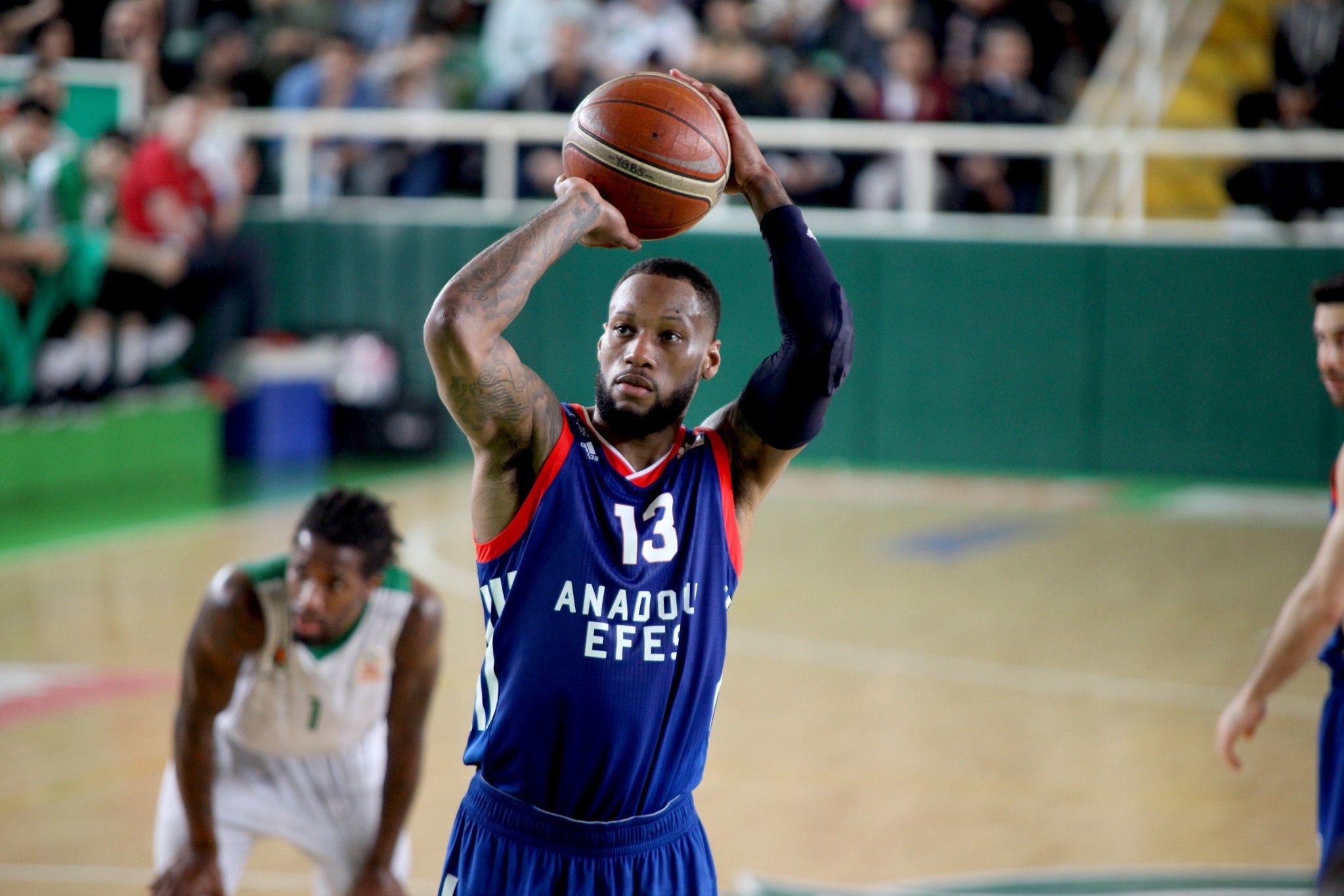 Anadolu Efes's Sony Weems scored 26 points against Brose Bamberg in their EuroLeague Round 26 match.