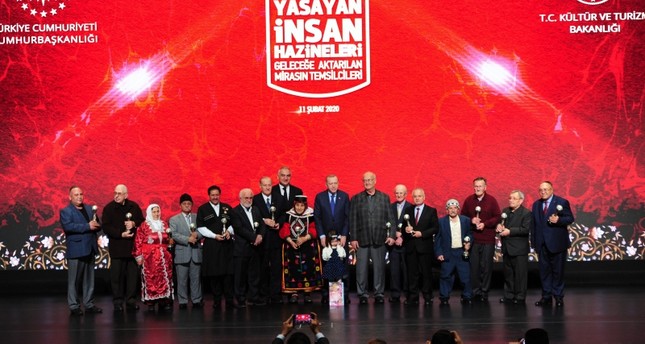 الرئيس أردوغان حفل توزيع الجوائز على المتفوقين في مختلف أشكال الفنون والممارسات الثقافية الأناضول