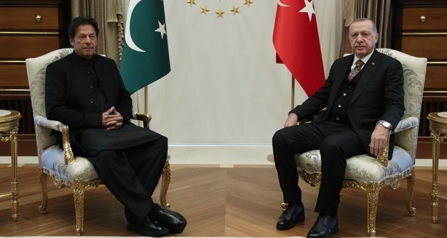أردوغان وعمران خان يبحثان هاتفياً تطورات الأزمة بين باكستان والهند