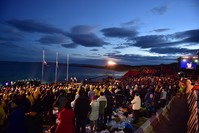 Ancestors of the fallen Australian and New Zealand soldiers gathered in u00c7anakkale during the Dawn Service last year.