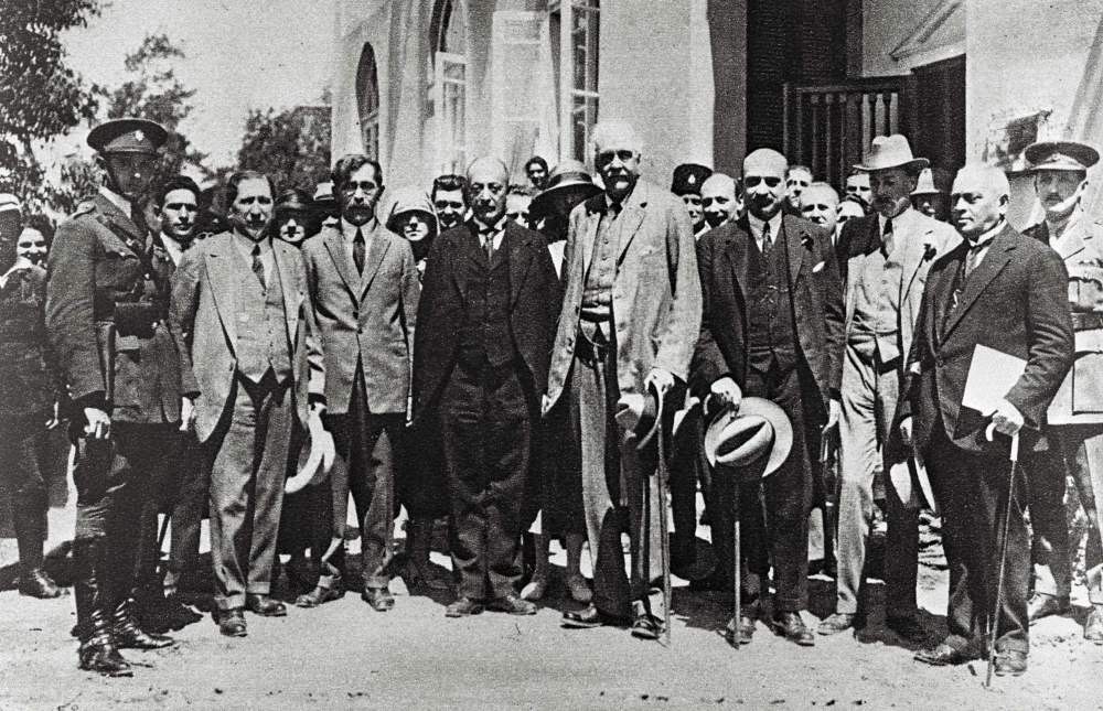Former British Prime Minister Arthur Balfour (C) and Chaim Weizmann (3rd-R), the then future first Israeli president, visiting Tel Aviv, 1925. 