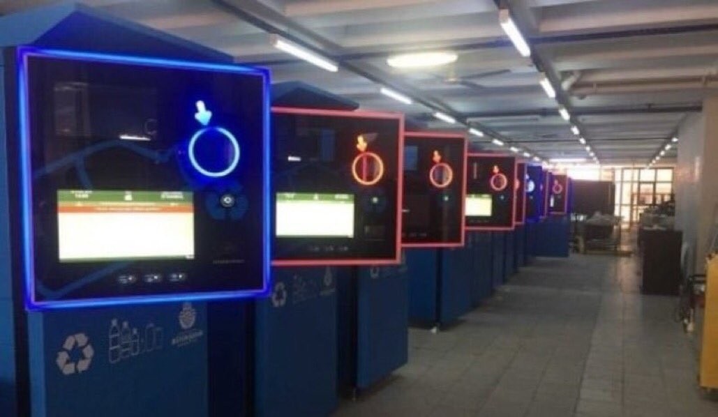 No Cash For The Bus Fare You Can Now Top Up Your Istanbul Card With Recycled Plastic Bottles Daily Sabah