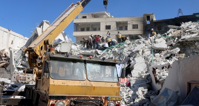 مقتل 32 وإصابة 45 مدنيًا جراء تفجير في إدلب السورية