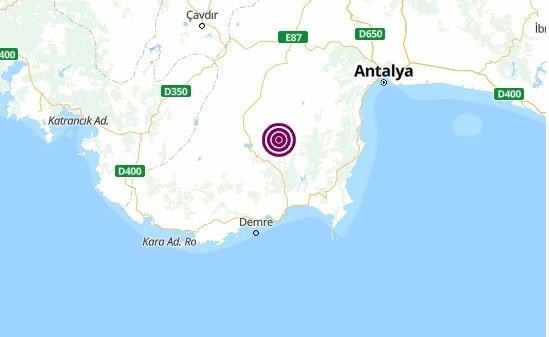 Strong earthquake shakes turkeys istanbul Strong earthquake shakes turkeys istanbul