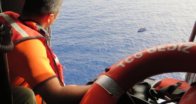 غرق مركب يقل 45 لاجئاً سورياً في طريقه إلى إيطاليا