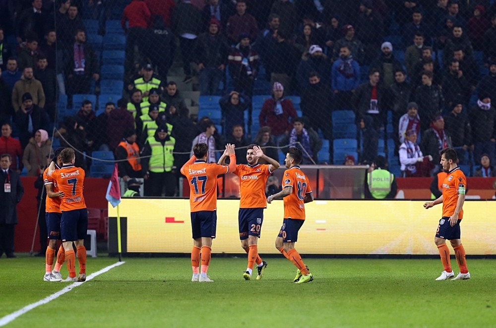 Basaksehir Strengthen Position At The Top After Trabzonspor Win Daily Sabah