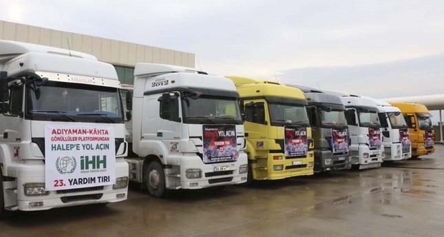 تركيا ترسل 40 شاحنة مساعدات للنازحين من حلب