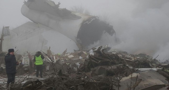 مصرع 32 شخصًا جرّاء سقوط طائرة شحن بقرغيزيا