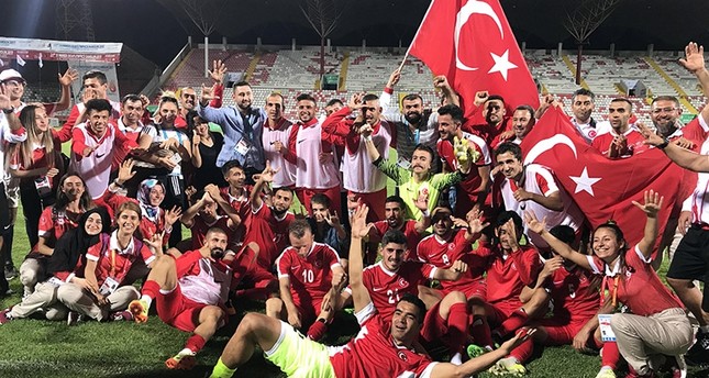 المنتخب التركي لكرة القدم يحقق فوزه الأول بدورة الألعاب الأولمبية للصم