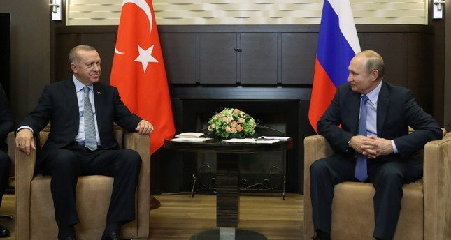 أردوغان وبوتين يبحثان العلاقات الثنائية والملف السوري هاتفياً