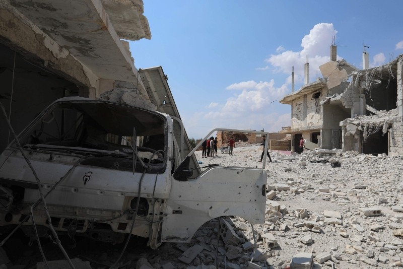 This picture shows the destructions after regime forces' bombings in the town of Al Habit on the southern edges of Idlib on September 9, 2018. (AFP Photo)