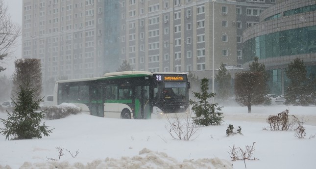 كازاخستان تعلن حالة الطوارئ في العاصمة بسبب العاصفة الثلجية