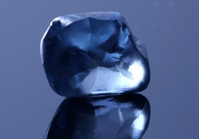 Алмаз массой 20 каратов очень редкого синего цвета добыт в Ботсване
