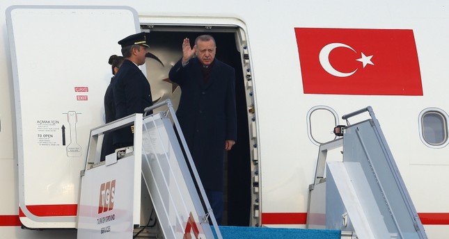 أردوغان يغادر إلى قطر برفقة 5 وزراء