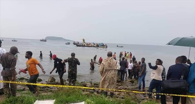 طائرة ركاب تابعة لشركة بريسيزن آير، تحطمت فوق بحيرة فيكتوريا عند اقترابها من مطار مدينة بوكوبا شمال غربي تنزانيا، وعلى متنها 53 شخصاً بين الركاب والطاقم الأناضول
