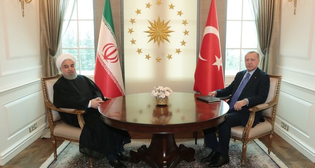 أردوغان وروحاني قبيل ثنائي بقصر تشاقايا في أنقرة الأناضول