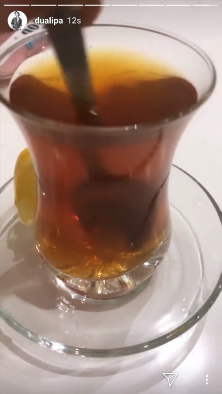 كأس شاي تركي على يوميات دوا ليبا" بإنستغرام يثير تفاعل معجبيها