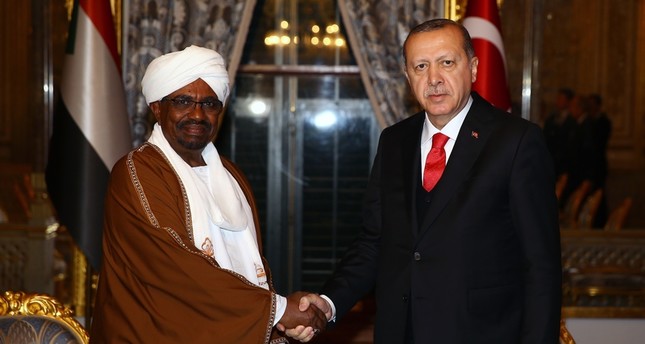 من لقاء أردوغان والبشير على هامش قمة إسطنبول الإسلامية