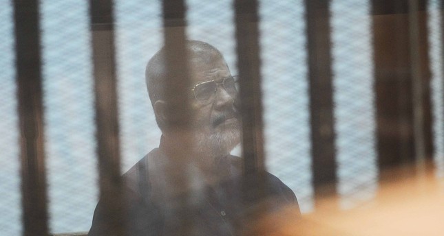 مرسي يؤكد عدم صحة إجراءات محاكمته بـالتخابر مع حماس