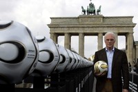 ألمانيا تودع قيصر كرة القدم فرانتس بكنباور عن 78 عاماً