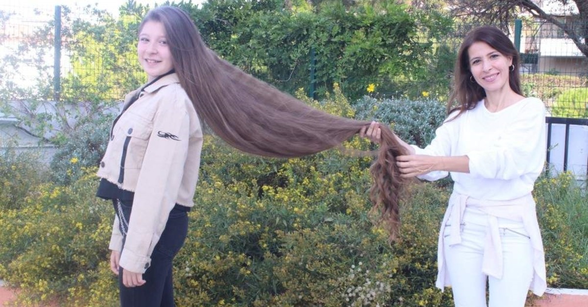 12yearold girl breaks record for longest hair Daily Sabah