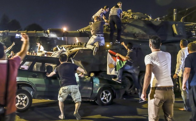 People stand their ground against the tanks of the coup plotters, July 15, 2016.