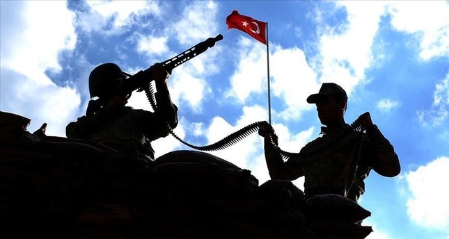5 إرهابيين من بي كا كا يسلمون أنفسهم لقوات الأمن التركية