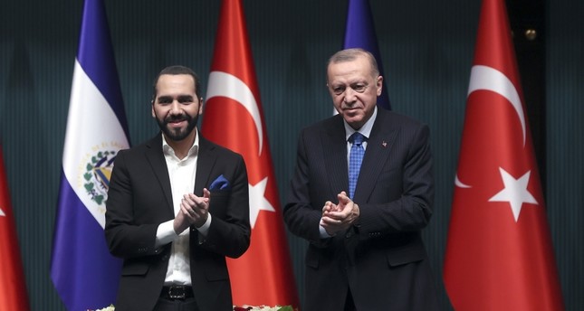 أردوغان مع نظيره السلفادوري الأناضول