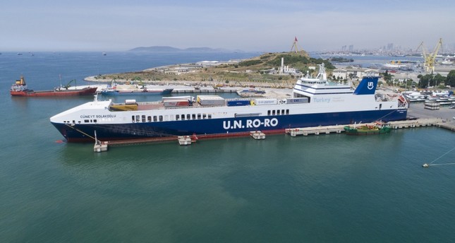 The Danish shipping company DFDS acquired 98.8 percent of the shares in Turkish freight shipping operator U.N. Ro-Ro for 950 million euros in this April.