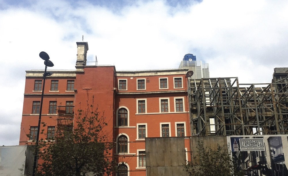 The magnificent building in which Manastu0131r operates was used as an Armenian Catholic School for girls between 1843 and 1982. Various venues and rooms in the building were opened for artistsu2019 use as well as the film industry.