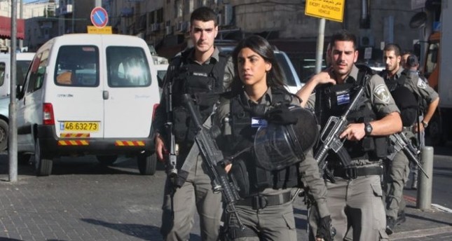 السلطات الإسرائيلية تداهم مؤسسات فلسطينية في القدس وتغلقها